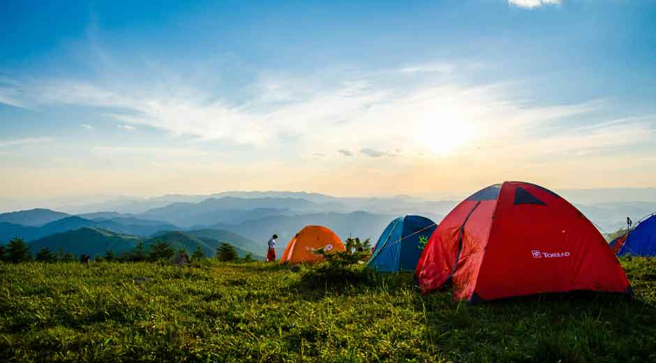 Essential Sleep Gear Every Serious Camper Should Consider