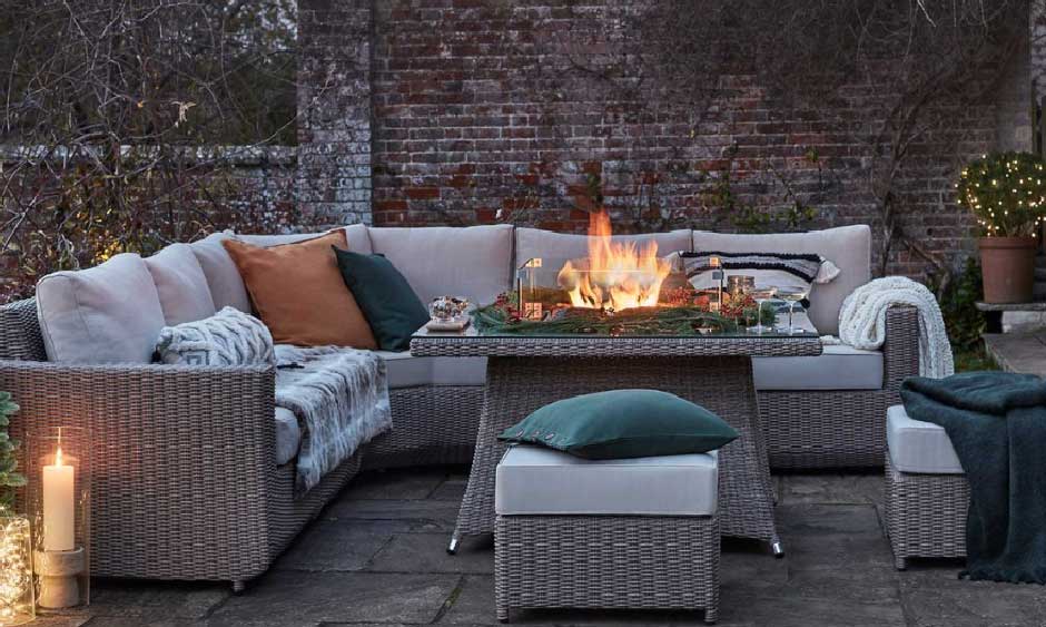 Simple Outdoor Traditions That Make Your Home Feel More Welcoming in Winte