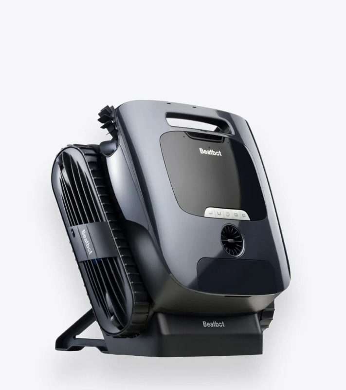 how-robotic-pool-cleaners-simplify-farmhouse-pool-1